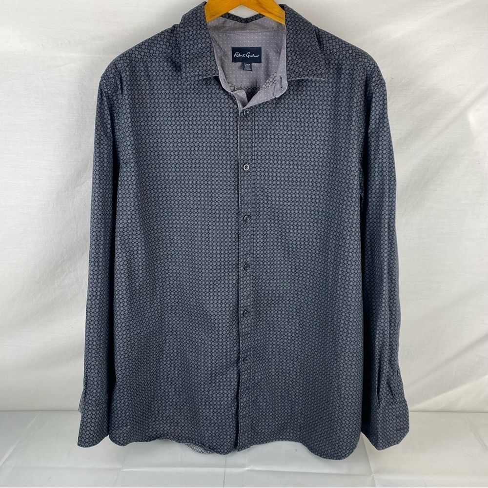 Robert Graham Long Sleeved Button Down Blue and Grey Shirt XL 17x34/35